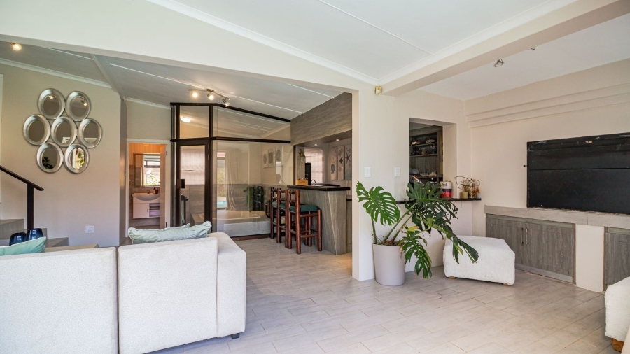 6 Bedroom Property for Sale in Gonubie North Eastern Cape